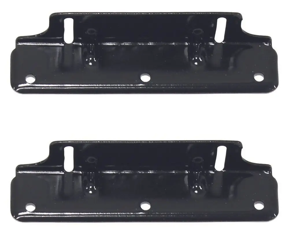 Schwarze Metallplatten mit mehreren Löchern zur Befestigung. Diese Stützfüße sind geeignet für Standmontage und können von Vaillant verwendet werden.